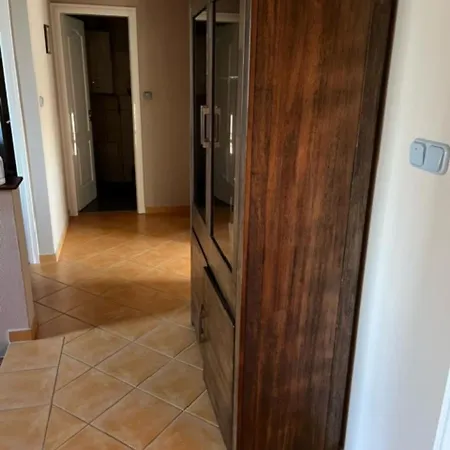 Bedi Apartmanhaz 아파트 *