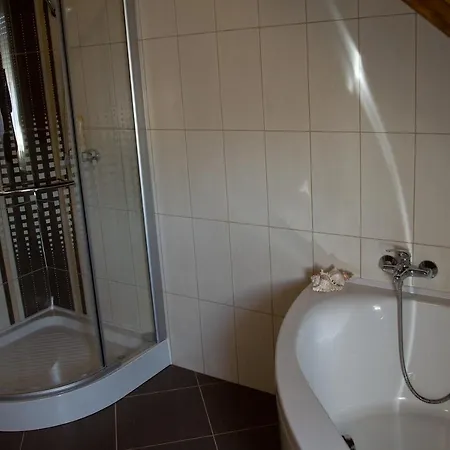 Bedi Apartmanhaz نايغكانيشا